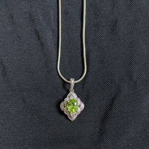 18k White Gold Peridot Necklace NWOT